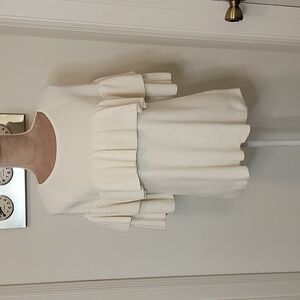 Vineyard Vines Ribbed Ruffle Sweater, Silk Blend, Ivory Color, Size M. EUC!